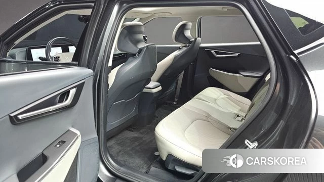 Kia EV6 2023 Серый из Кореи, фото 2