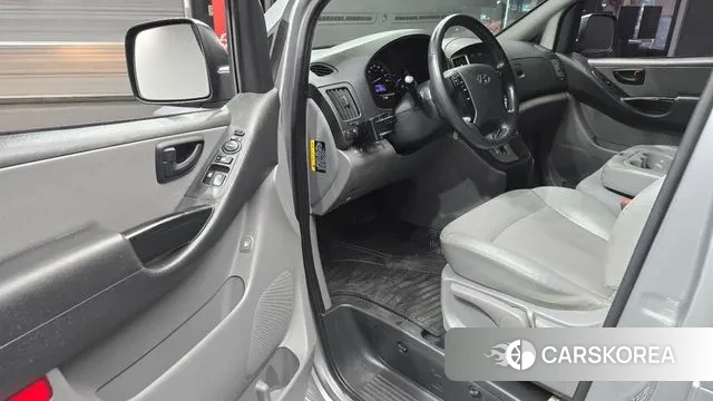 Hyundai The New Grand Starex 2018 Серебряный из Кореи, фото 2