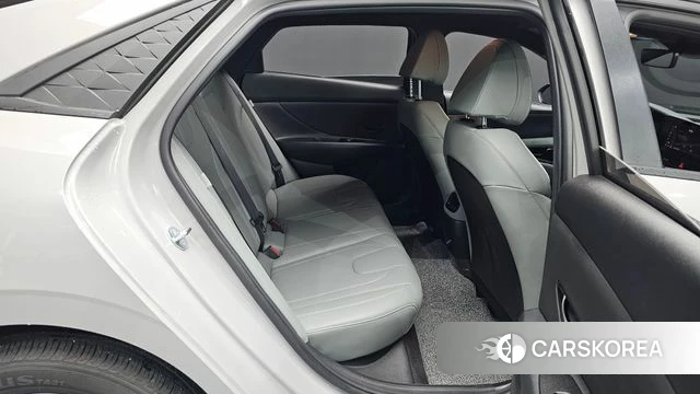 Hyundai The New Avante (CN7) 2025 Серебристо-серый из Кореи, фото 2