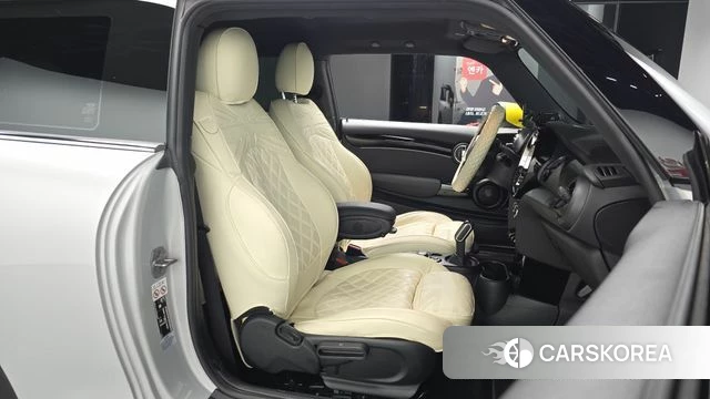 Mini Cooper Electric 2023 Серебряный из Кореи, фото 2