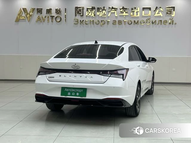 Hyundai Elantra 2022 Белый из Китая, фото 2
