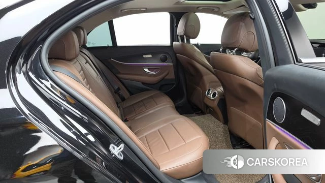 Mercedes-Benz E-Class W213 2019 Черный из Кореи, фото 2