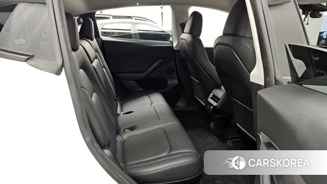 Tesla Model Y 2023 Белый из Кореи, фото 2