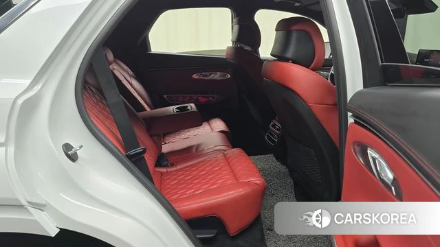 Genesis GV70 2023 Белый из Кореи, фото 2