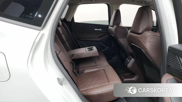 BMW 2 Series Active Tourer (U06) 2024 Белый из Кореи, фото 2