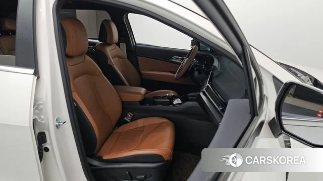 Kia Sportage 5th Generation Hybrid 2024 Белый из Кореи, фото 2