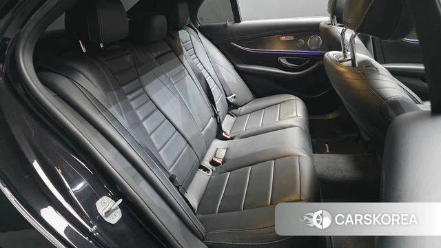 Mercedes-Benz E-Class W213 2018 Черный из Кореи, фото 2
