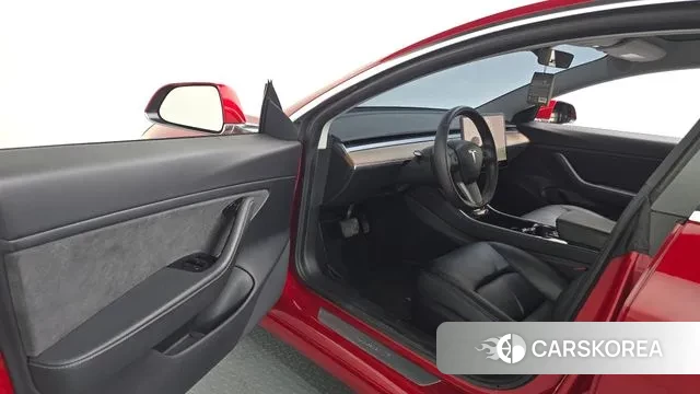 Tesla Model 3 2020 Красный из Кореи, фото 2