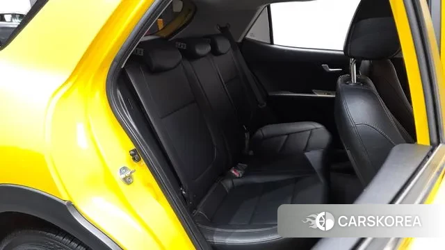 Kia Stonic 2018 Желтый из Кореи, фото 2