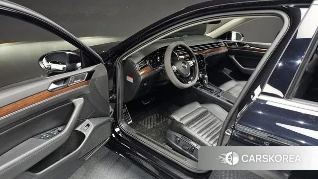 Volkswagen Passat GT (B8) 2018 Черный из Кореи, фото 2