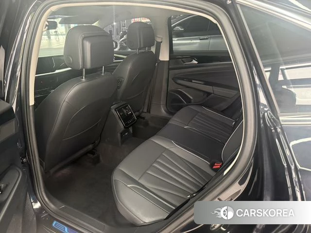 Volkswagen Passat 2024 Черный из Китая, фото 2