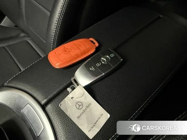 Mercedes-Benz C-Class W205 2019 Белый из Кореи, фото 2