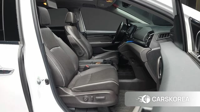 Honda Odyssey 2023 Белый из Кореи, фото 2