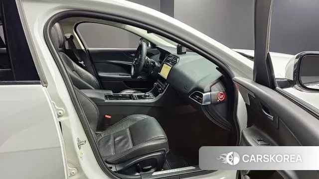 Jaguar XE 2018 Белый из Кореи, фото 2