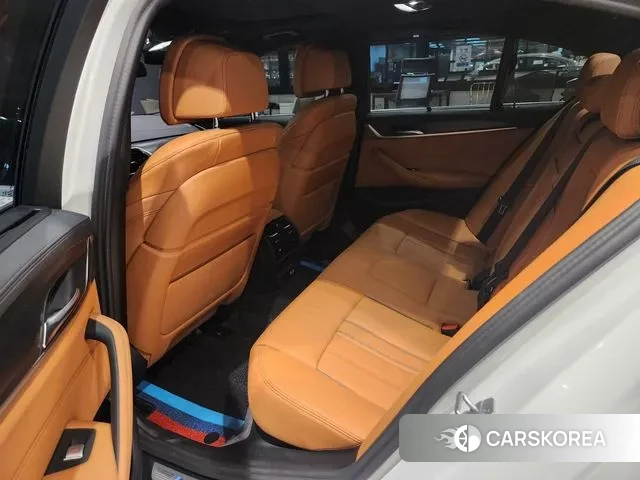 BMW 5 Series (G30) 2022 Белый из Кореи, фото 2