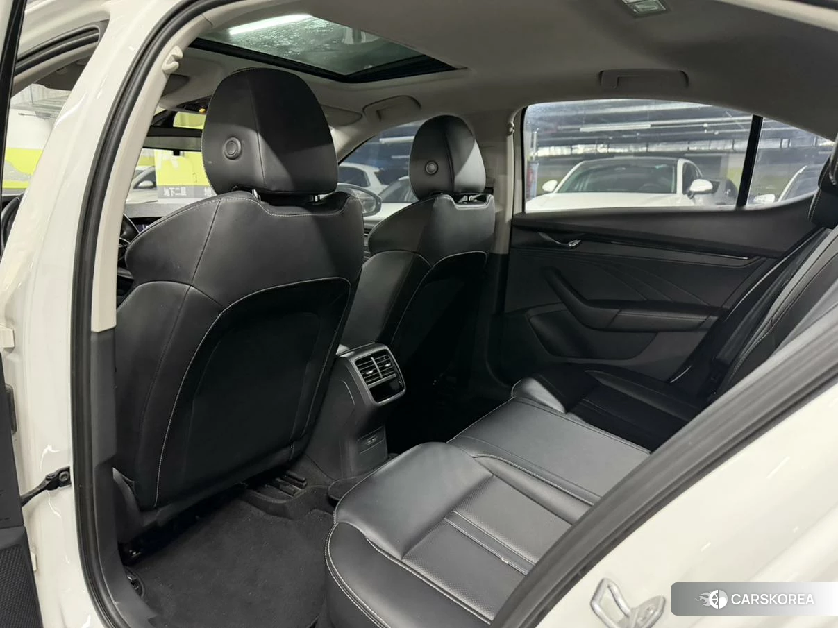 Skoda Octavia 2021 Белый из Китая, фото 2