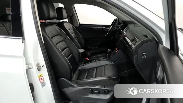 Volkswagen Tiguan Allspace 2018 Белый из Кореи, фото 2