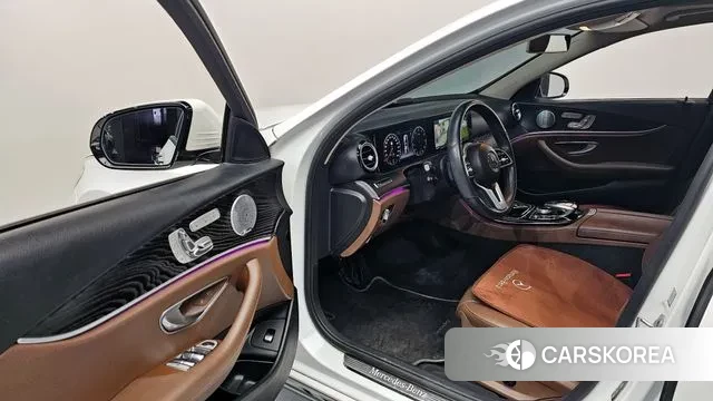 Mercedes-Benz E-Class W213 2019 Белый из Кореи, фото 2