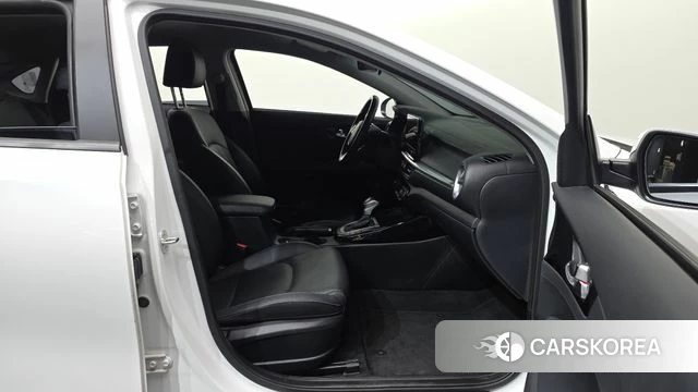 Kia The New K3 2nd generation 2023 Белый из Кореи, фото 2