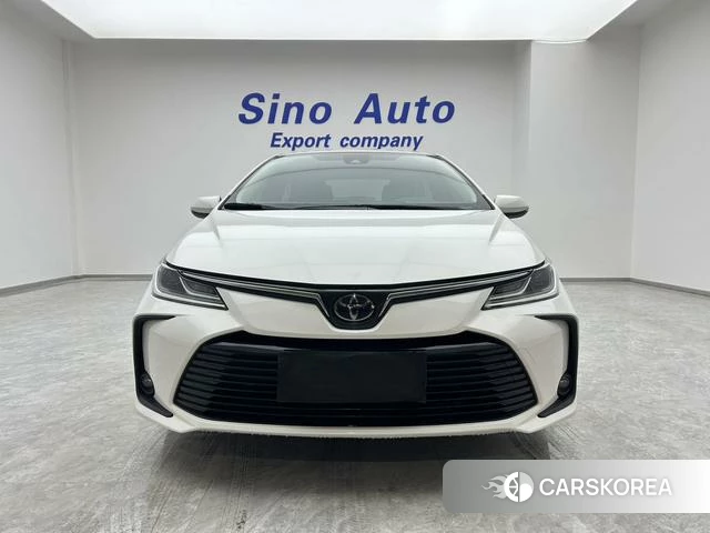 Toyota Corolla 2022 Белый из Китая, фото 2