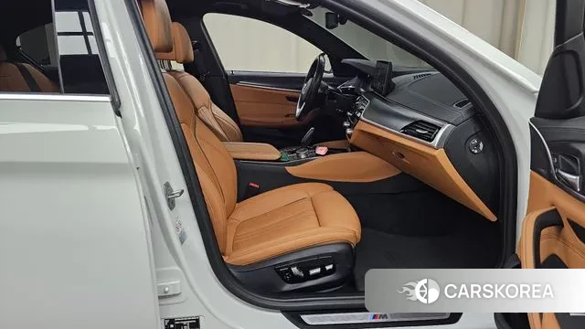 BMW 5 Series (G30) 2022 Белый из Кореи, фото 2