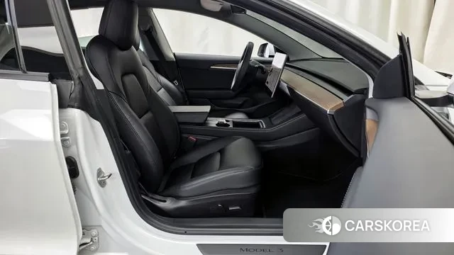 Tesla Model 3 2021 Белый из Кореи, фото 2