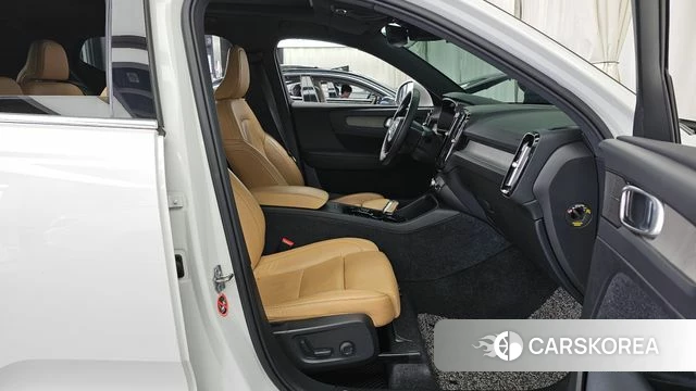 Volvo XC40 2020 Белый из Кореи, фото 2