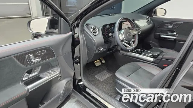 Mercedes-Benz GLA - Class H247 2023 Черный из Кореи, фото 2