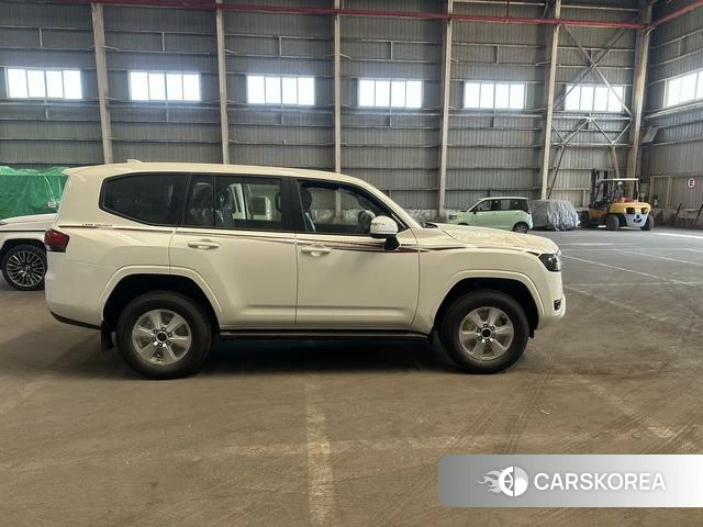 Toyota Land Cruiser (imported) 2025 Белый из Китая, фото 2