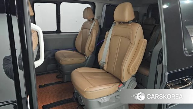 Hyundai Staria 2024 Черный из Кореи, фото 2