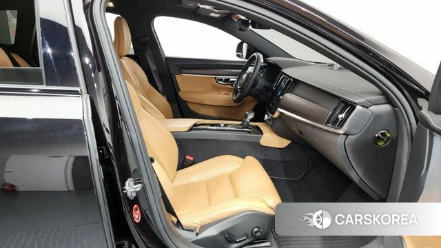 Volvo V90 Cross-Country 2018 Черный из Кореи, фото 2