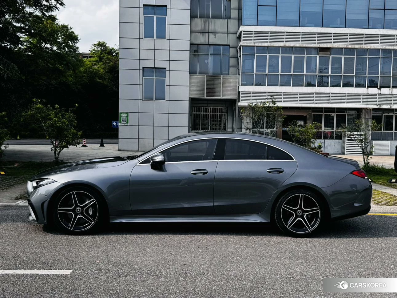 Mercedes-Benz CLS 2023 Темно-серый из Китая, фото 2