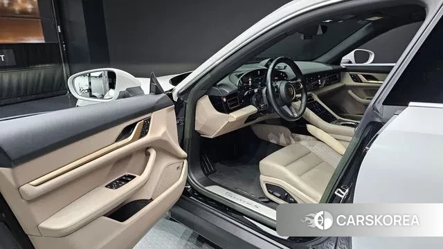 Porsche Taycan 2023 Серебристо-серый из Кореи, фото 2