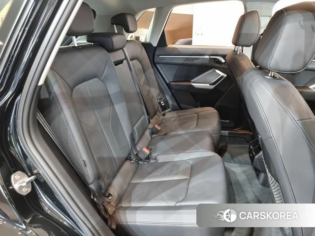 Audi Q3 (F3) 2025 Черный из Кореи, фото 2