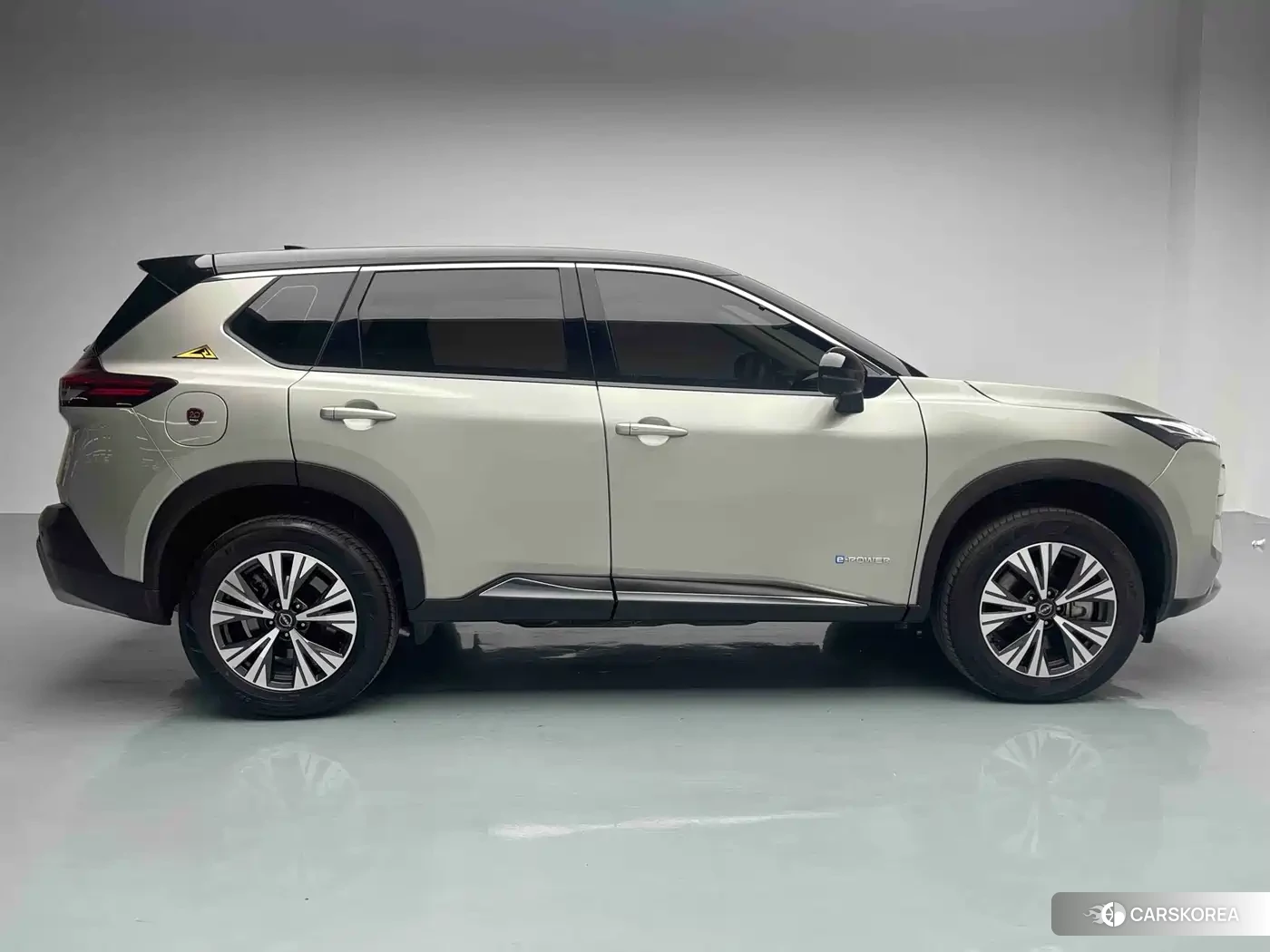 Nissan Qijun 2024 Silver/gray из Китая, фото 2