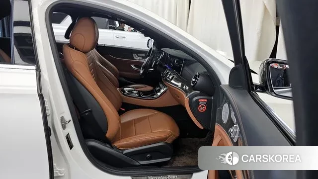 Mercedes-Benz E-Class W213 2018 Белый из Кореи, фото 2