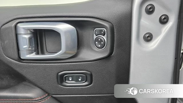 Jeep Wrangler (JL) 2022 Серебряный из Кореи, фото 2