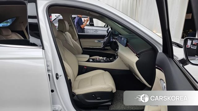 Genesis GV70 2025 Белый из Кореи, фото 2