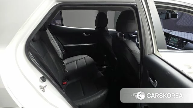 Kia Stonic 2018 Белый из Кореи, фото 2