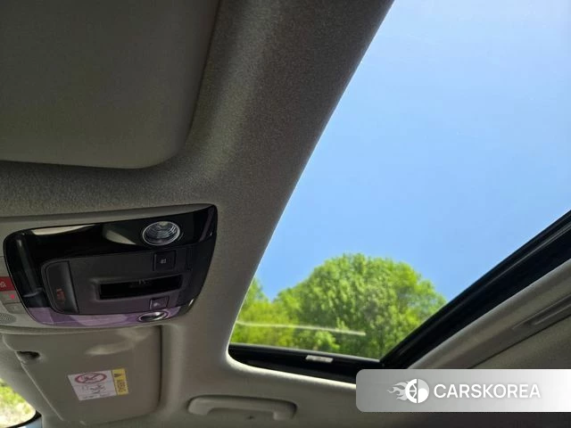 Kia Di Ol Nu Niro 2023 Белый из Кореи, фото 2