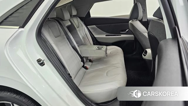 Hyundai Avante (CN7) 2022 Белый из Кореи, фото 2