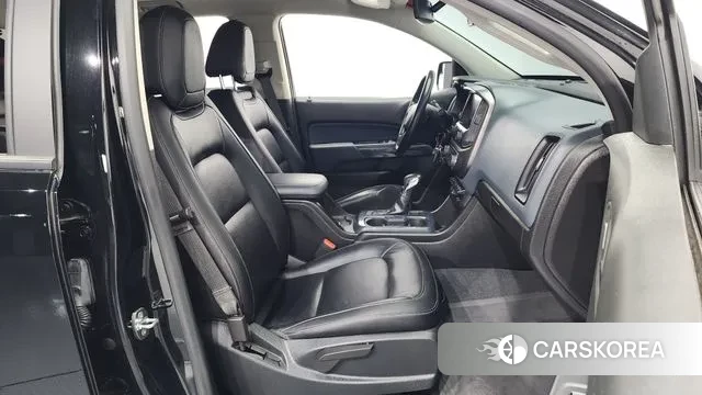 Chevrolet (GM Daewoo) Real New Colorado 2022 Черный из Кореи, фото 2