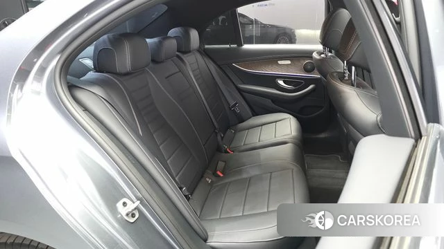 Mercedes-Benz E-Class W213 2022 Серый из Кореи, фото 2