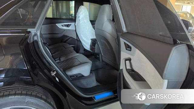 Audi Q8 (4M) 2026 Черный из Кореи, фото 2