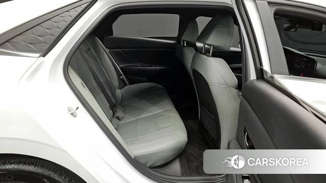 Hyundai The New Avante (CN7) 2023 Белый из Кореи, фото 2