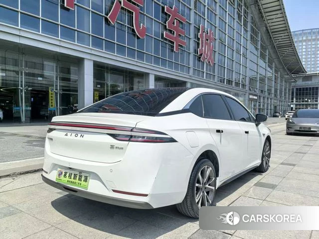 Aian AION S 2023 Белый из Китая, фото 2