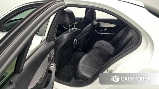 Mercedes-Benz C-Class W205 2020 Белый из Кореи, фото 2