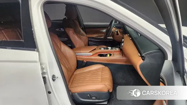 Genesis GV70 2022 Белый из Кореи, фото 2