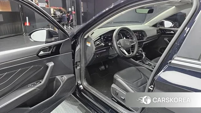 Volkswagen 7th Generation of Jetta 2022 Черный из Кореи, фото 2