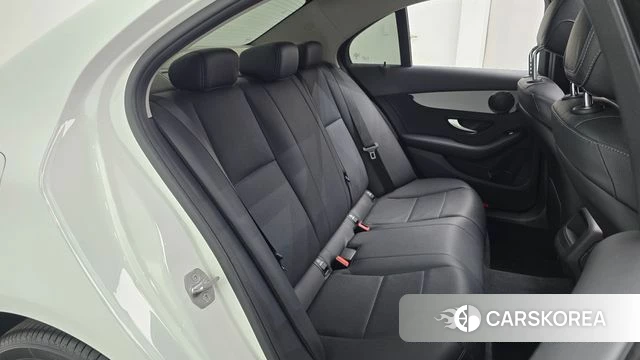 Mercedes-Benz C-Class W205 2018 Белый из Кореи, фото 2